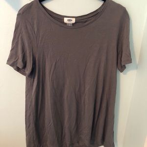 small grey old navy tee